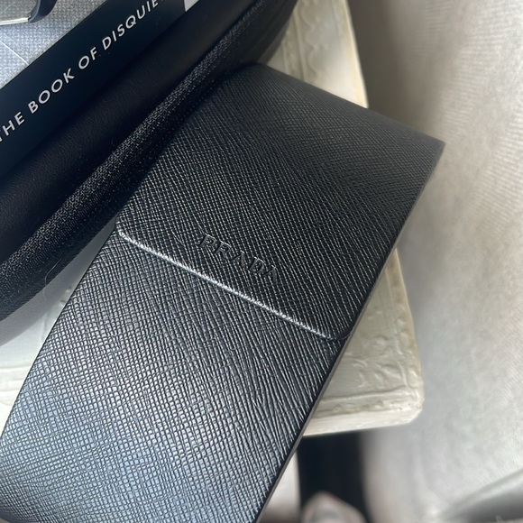 Prada black oversized cat eye sunglasses - Picture 4 of 5